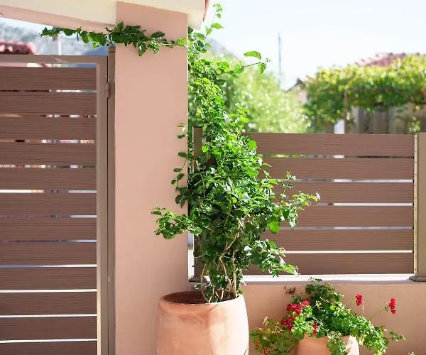 Διαμέρισμα Famille Kominos *